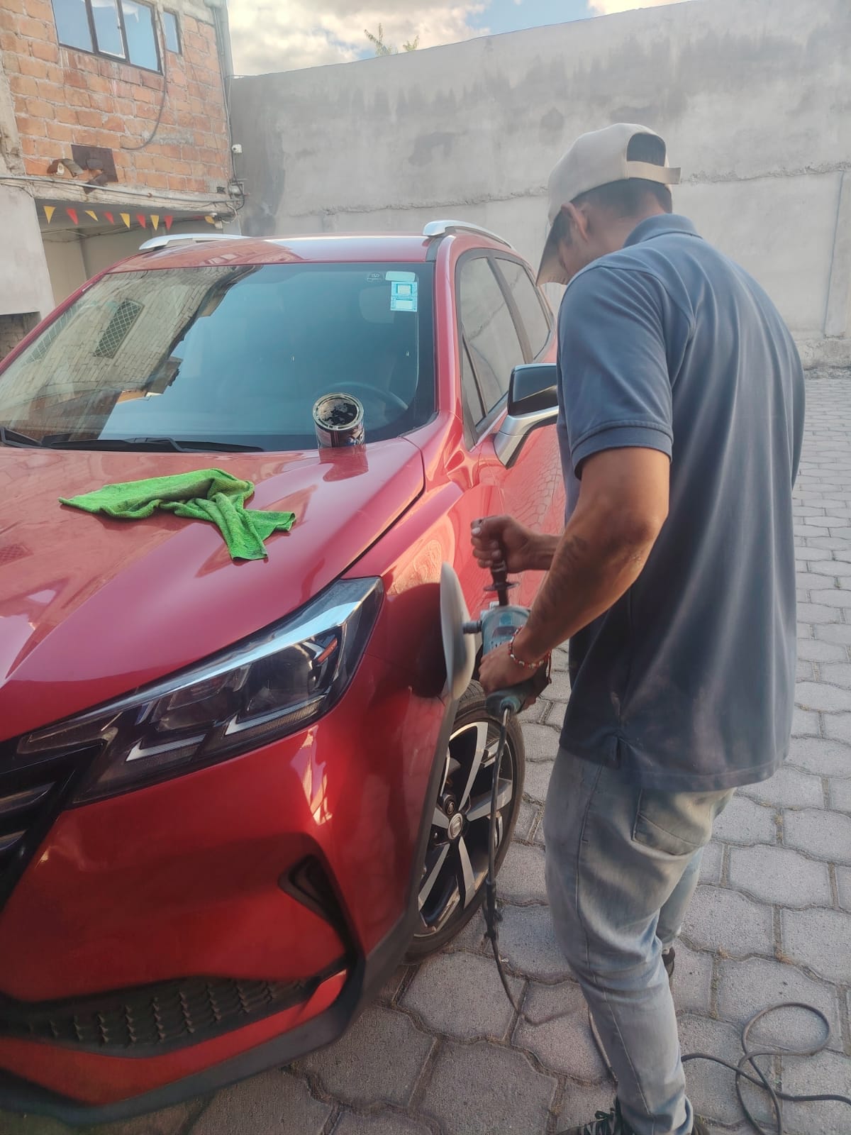 Enderezada y pintura